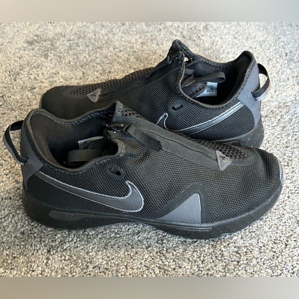 NIKE PG 4 TRIPLE BLACK- NWOT